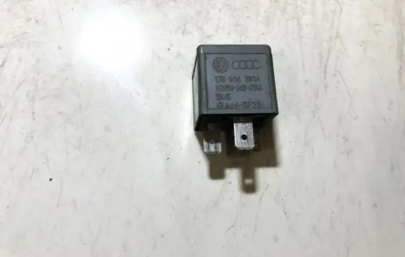 Volkswagen Polo III 6N 6N2 6NF Other relay 1j0906381a v23134b63x396