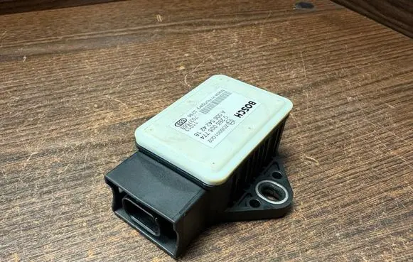 Mercedes-Benz Sprinter W906 ESP acceleration yaw rate sensor 0065424218 A0065424218