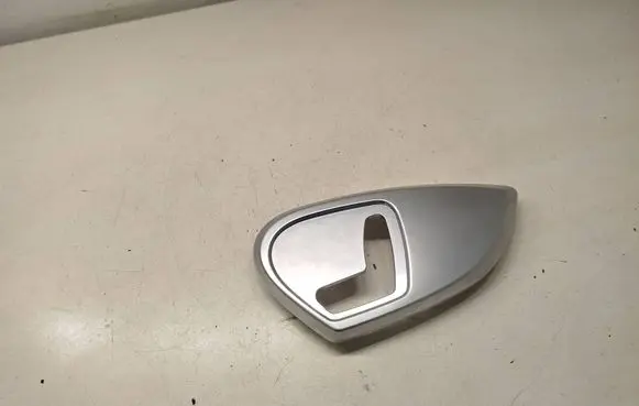 Mercedes-Benz R W251 Front door seat control surround trim 313205