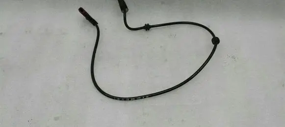 Mercedes-Benz S W221 ABS rear brake sensor A2215400117