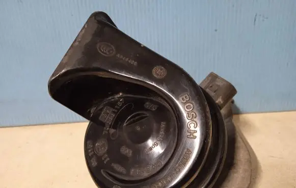 Skoda Octavia Mk2 (1Z) Horn signal 1K0951182H 1K0951182 A046466