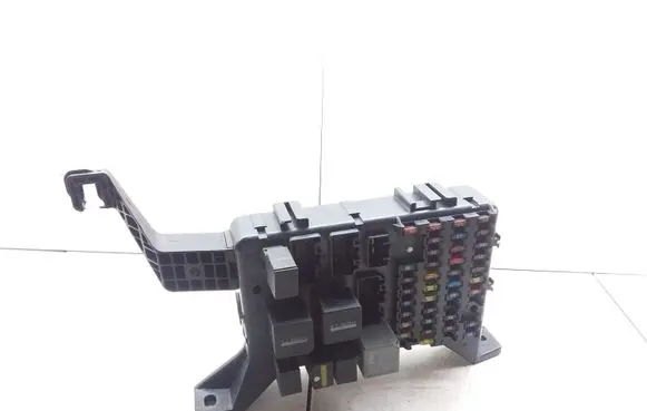 Ford Mondeo Mk III Relay mounting block 1S7T14A073AF