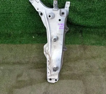 Volvo XC90 Fender mounting bracket 31391778 AD7Q11