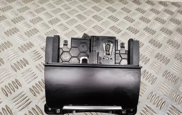 Audi RS4 B8 Ashtray (front) 8K0857951C