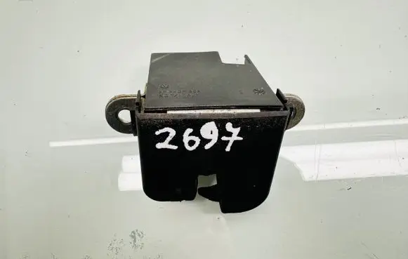 Volkswagen Touran II Tailgate/trunk/boot lock/catch/latch