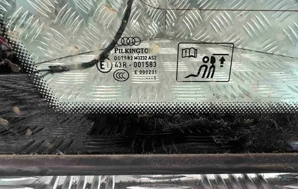 Audi A4 S4 B8 8K Rear side window 8K9845299