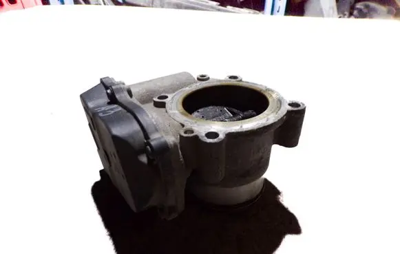 Audi A3 S3 A3 Sportback 8P Throttle valve 06F133062G