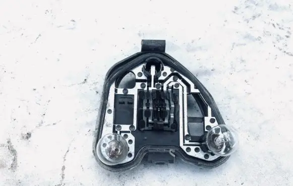 Peugeot 406 Tail light bulb cover holder