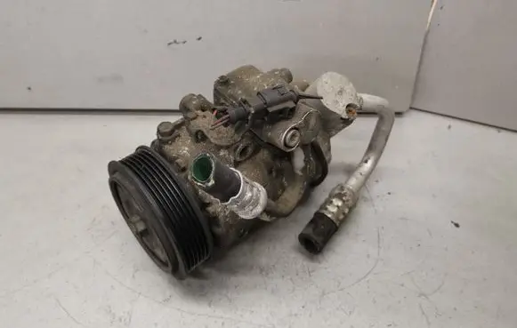 Volkswagen Polo IV 9N3 Air conditioning (A/C) compressor (pump) 6Q0820803K