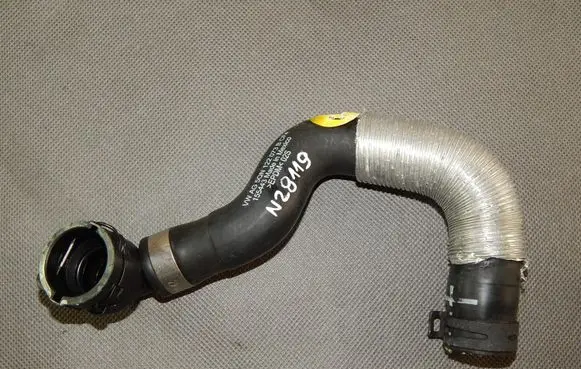 Volkswagen Tiguan Engine coolant pipe/hose 5QN122073B
