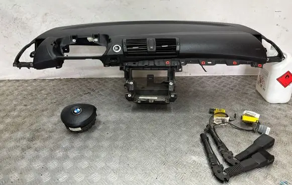 BMW 1 E81 E87 Dashboard 
