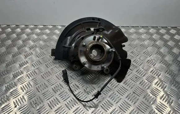 Front wheel hub