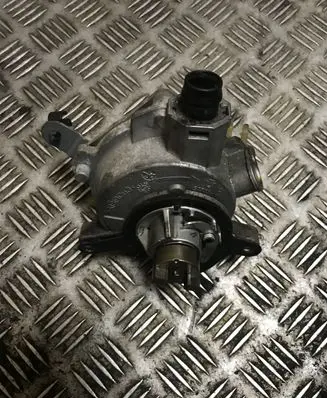 Ford Focus Vacuum pump CM5G2A451GA