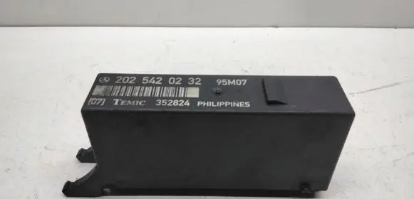 Mercedes-Benz C W202 Light module LCM 2025420232