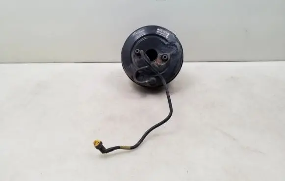 Opel Insignia A Brake booster 13228183