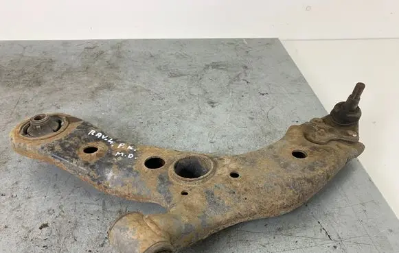 Toyota RAV 4 (XA30) Front lower control arm/wishbone