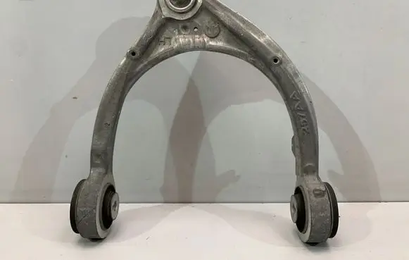 Jeep Grand Cherokee WL Front upper control arm/wishbone 68375789AB