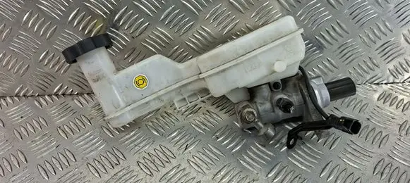 KIA Sorento Master brake cylinder