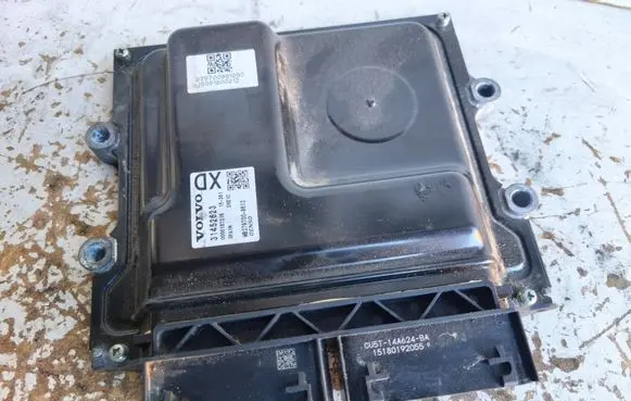 Volvo V40 Engine control unit/module 31452623 MB2797009612 0000187216