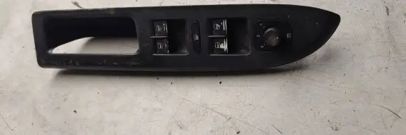 Volkswagen Golf Plus Front door window switch trim 5m1867371b