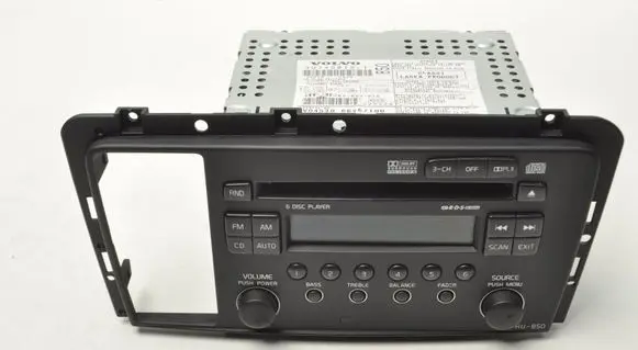 Volvo V70 Radio/CD/DVD/GPS head unit 30745813
