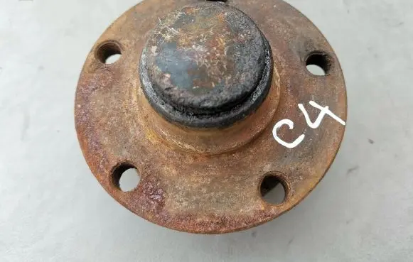 Audi A6 S6 C4 4A Rear wheel hub E6327