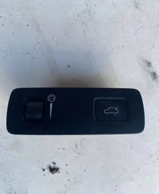 Volvo XC90 Tailgate opening switch 31443873 T18380378802 18W383