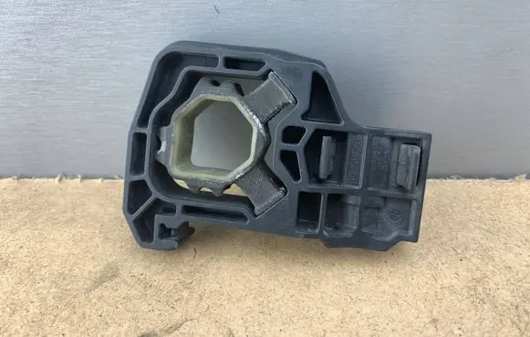 BMW 7 F01 F02 F03 F04 Radiator mount bracket 7575248 17117575248