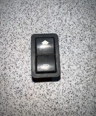 BMW 5 E39 Electric window control switch 8368932