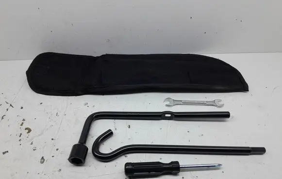 SsangYong Korando Wheel nut wrench