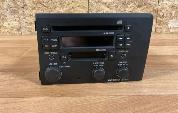 Volvo V70 Radio/CD/DVD/GPS head unit 306576371 33279422