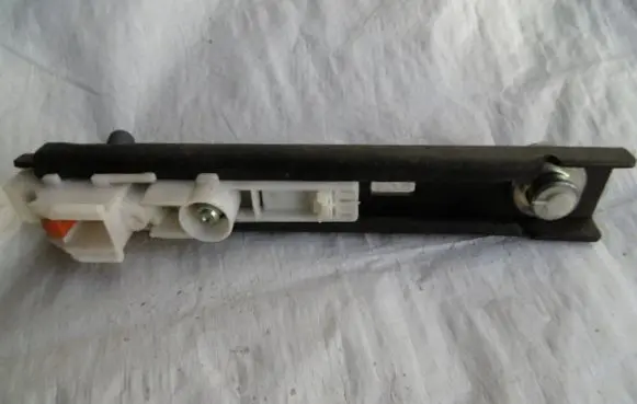 Renault Megane III Seat belt height adjuster 878240003R