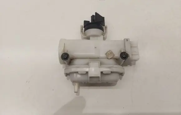 Volkswagen PASSAT B3 Central locking vacuum pump 357862153