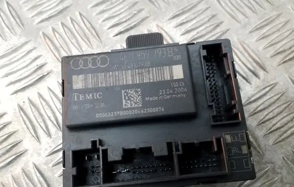 Audi A6 S6 C6 4F Door central lock control unit/module 4F0959793B