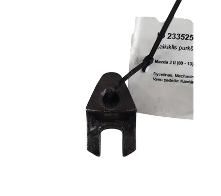 Mazda 3 II Fuel Injector clamp holder 927025