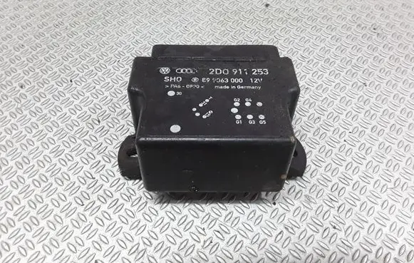 Volkswagen II LT Glow plug pre-heat relay 2D0911253
