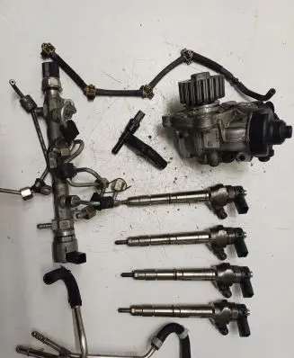 Volkswagen Touran II Fuel injection system set 04L130755E 04L089G 0445110469