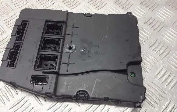 Renault Scenic II - Grand scenic II Fuse box set 8200606828