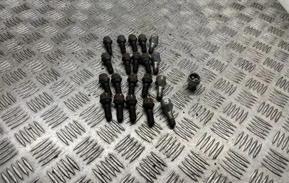 BMW 3 E90 E91 Nuts/bolts 