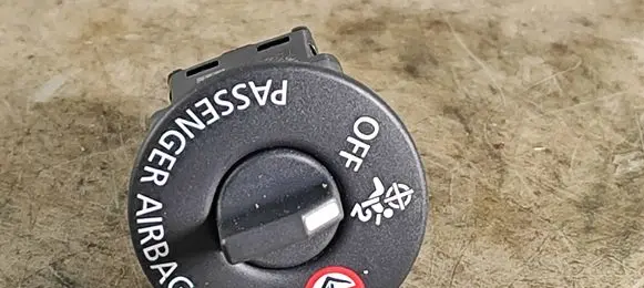 Passenger airbag on/off switch