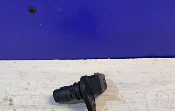 Volvo S60 Camshaft position sensor 30713370