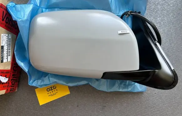 Nissan Patrol Y61 Front door electric wing mirror K6301VD310 K6301VD31A