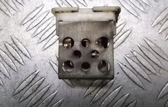 Opel Astra G Coolant fan relay 90560362