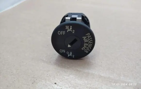 BMW 5 GT F07 Passenger airbag on/off switch 9196886