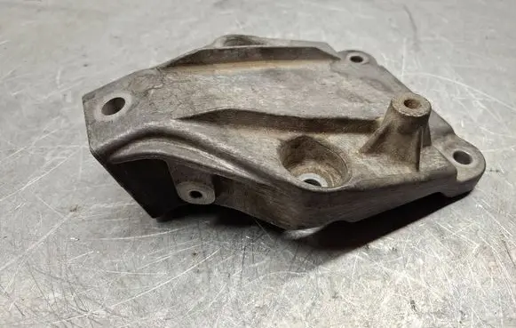 BMW 5 GT F07 Engine mounting bracket 22116777623 2211677762304
