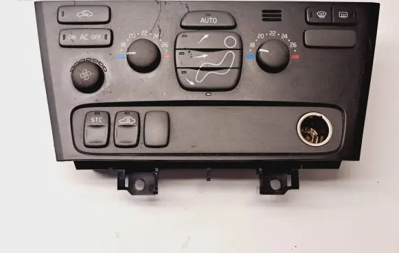 Volvo V70 Climate control unit 9452368 M6E37400016