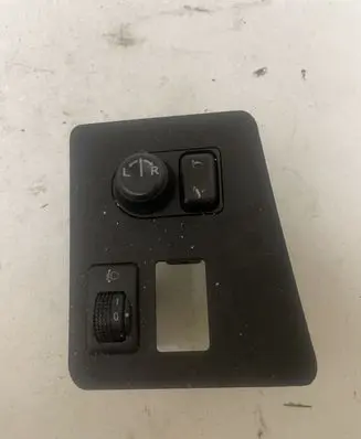 Nissan Qashqai Headlight level height control switch 25190JD00A
