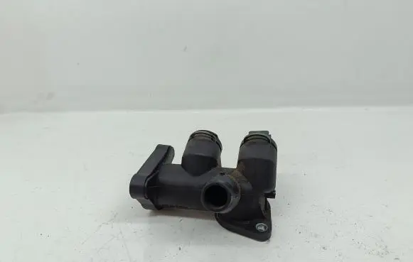 Volkswagen PASSAT B5 Engine coolant pipe/hose 271538624