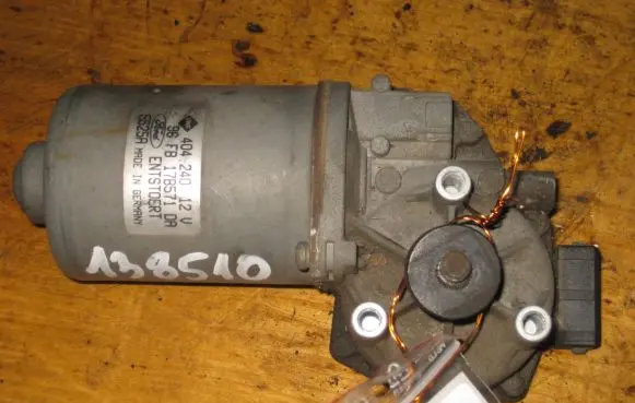 Mazda 121 SM Front wiper linkage and motor
