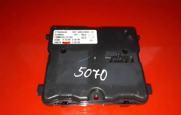 Nissan Qashqai Climate control unit 277604EA3B 5HB01203111 10380